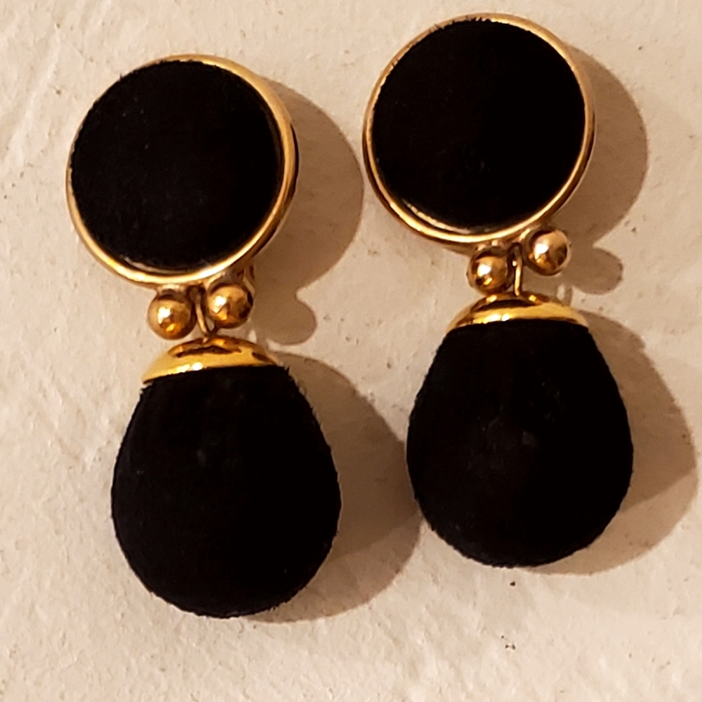 Ellen Designs Vtg Gold Bezel Set Black Suede Leather Dangle Clip Earrings, EUC